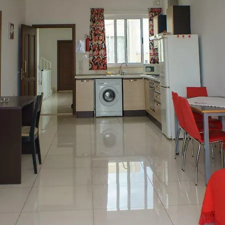 Comfortable 2 Bedroom In St Pauls Bay - Bugibba *